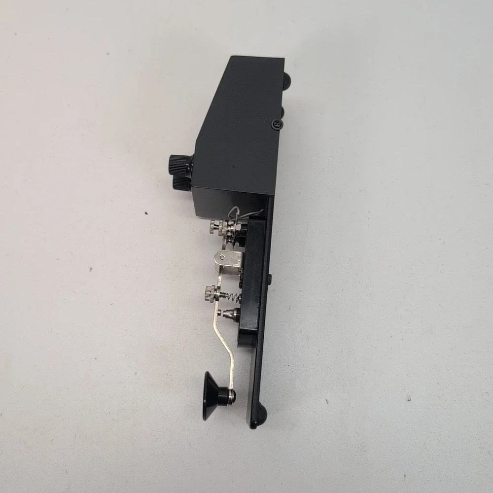 MFJ-557 Deluxe Morse Code Practice Oscillator‎ Straight Key w/ Volume Control